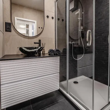 Zwirn Centre Apt,free Parking Business&pleasure Apartment Bratislava