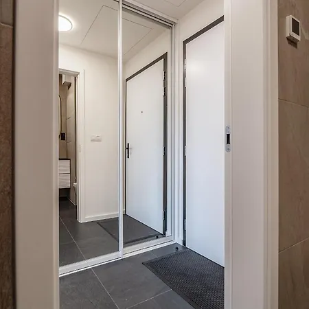 Zwirn Centre Apt,free Parking Business&pleasure Apartment *