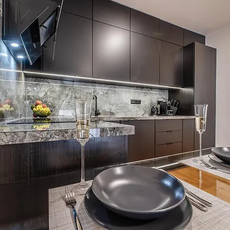 Zwirn Centre Apt,free Parking Business&pleasure Bratislava