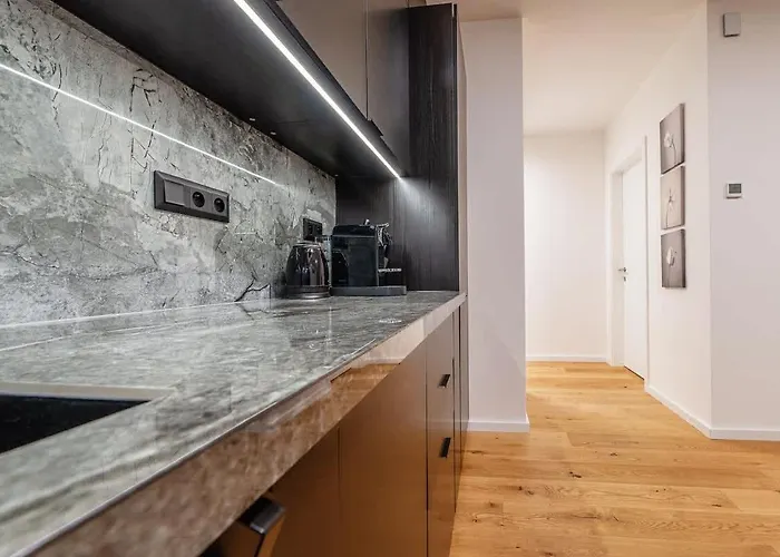 Zwirn Centre Apt, 2 Parking Space, Business&pleasure Apartamento